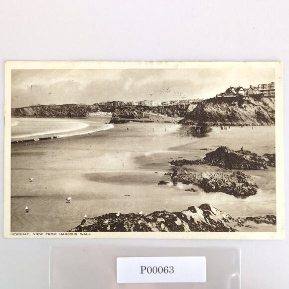 Vintage 1940s Postcard Newquay Harbour Wall View Cornwall England Beach Photo - Picture 1 of 2